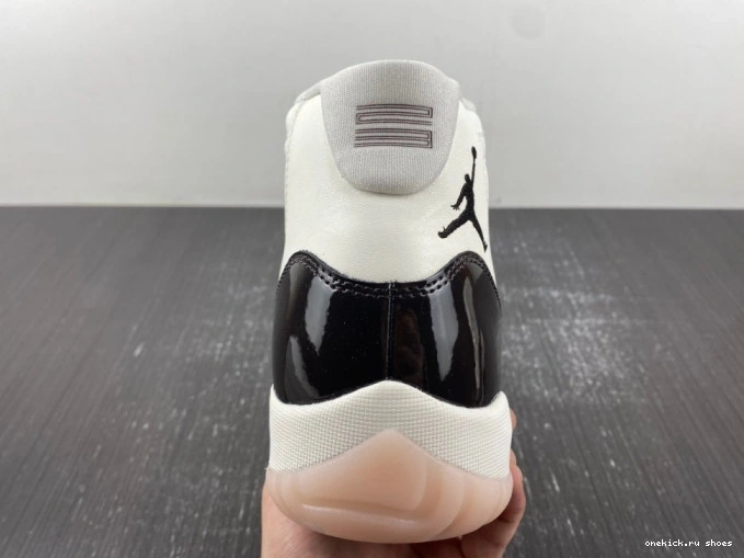 Cheap 11 Jordan Neapolitan Air AR0715-101 0801